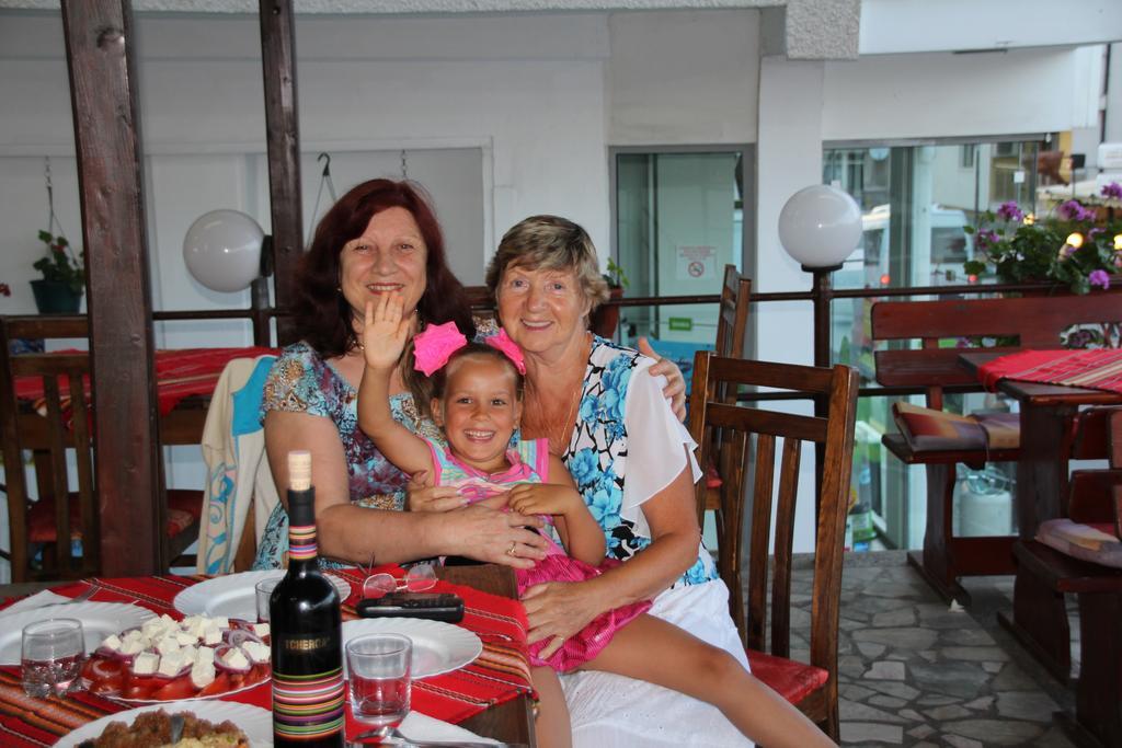 Family Hotel Verona Sozopol Quarto foto