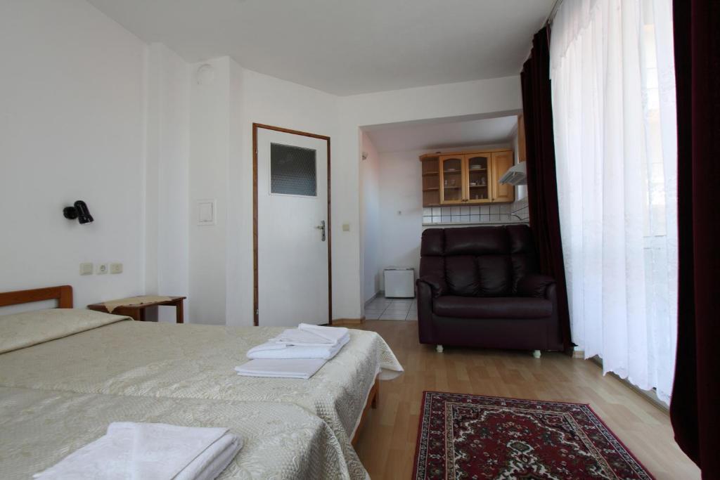 Family Hotel Verona Sozopol Quarto foto