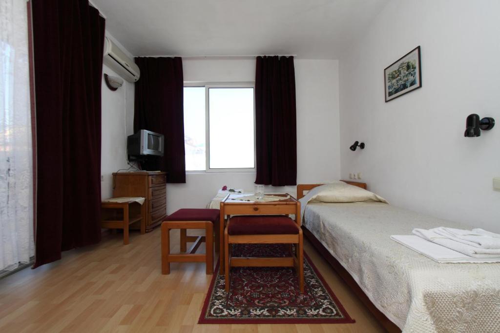 Family Hotel Verona Sozopol Quarto foto