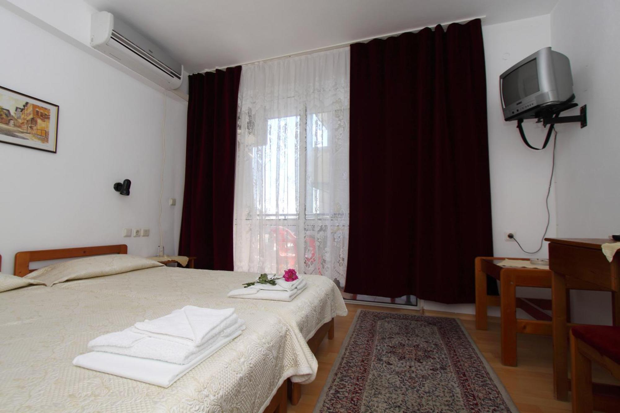 Family Hotel Verona Sozopol Exterior foto