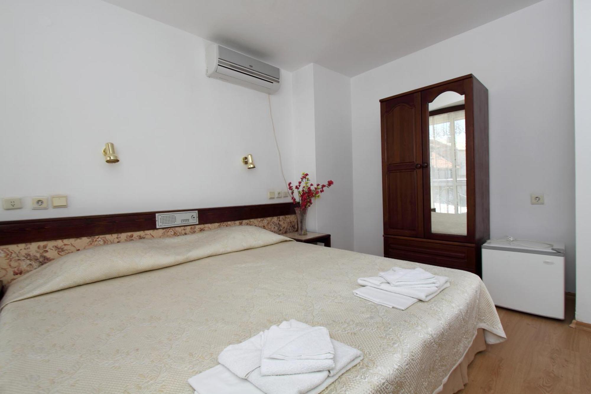 Family Hotel Verona Sozopol Exterior foto